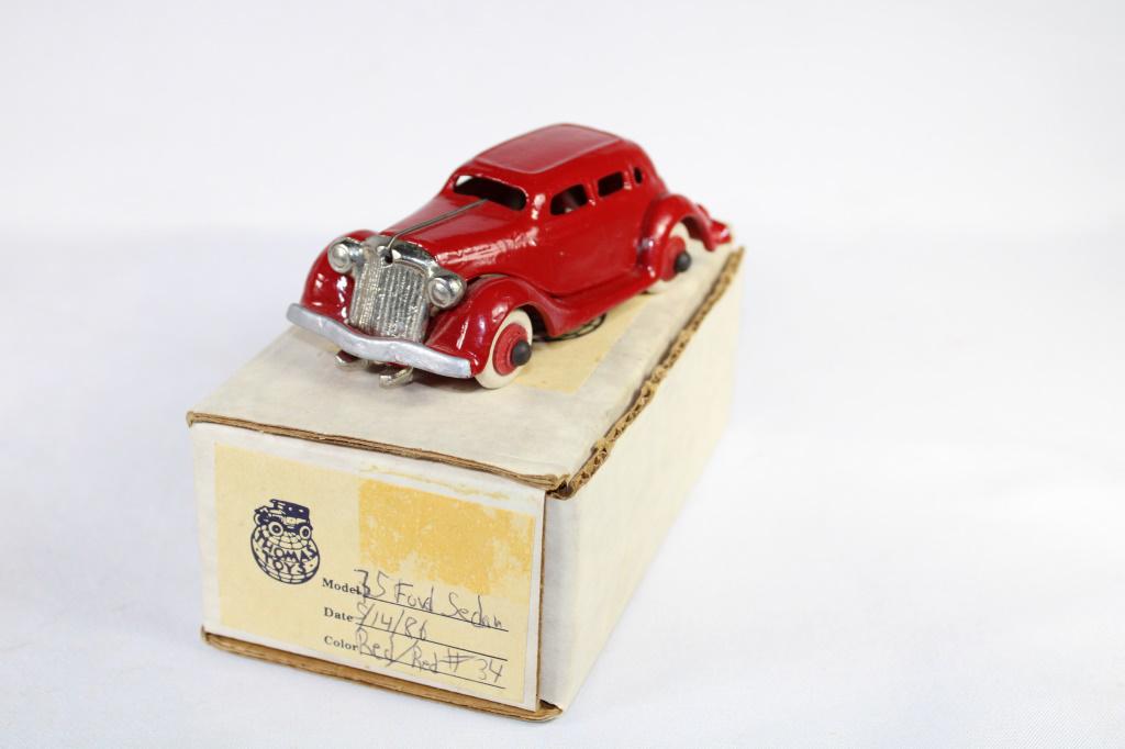 Thomas Toys 1935 Ford Sedan with box (1 of 6)