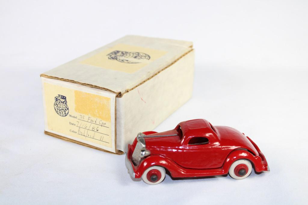 Thomas Toys 1935 Ford Coupe with Box (1 of 7)