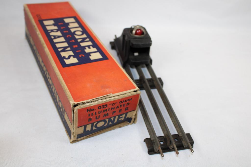Lionel #025 "O" Gauge Illuminated Bumper w/box: box is separated, as pictured