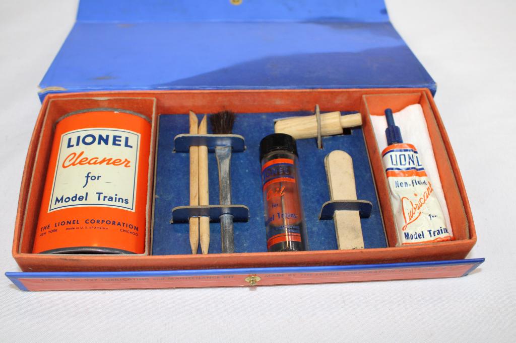 Lionel #927 Lubricating and Maintenance Kit in Box (1 of 3)