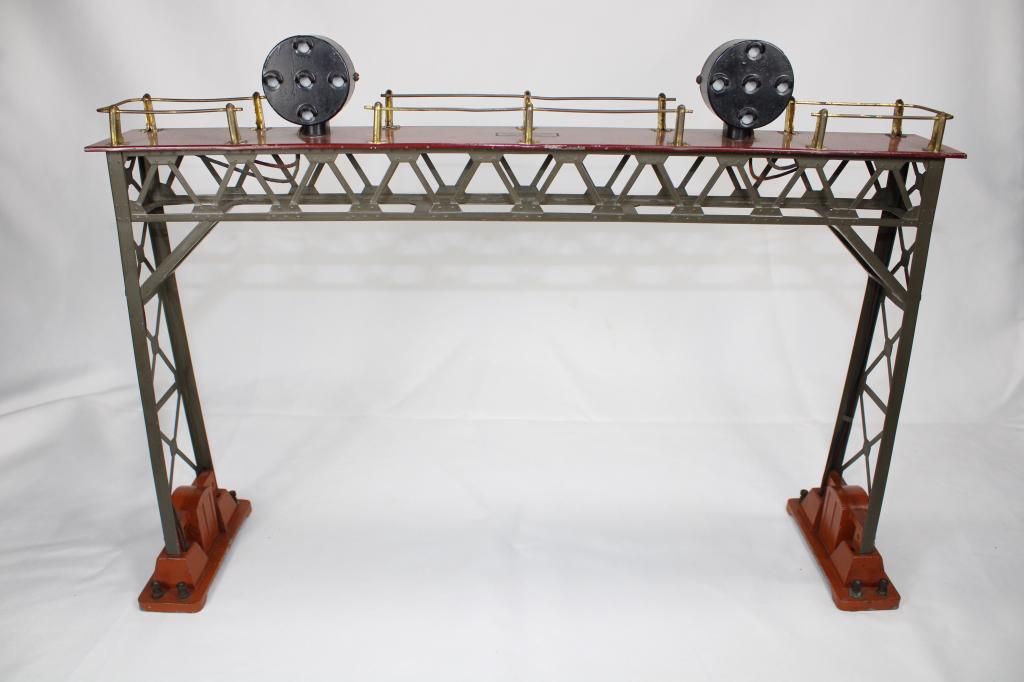 Lionel #440 - Position Light Signal Bridge: good overall as pictured