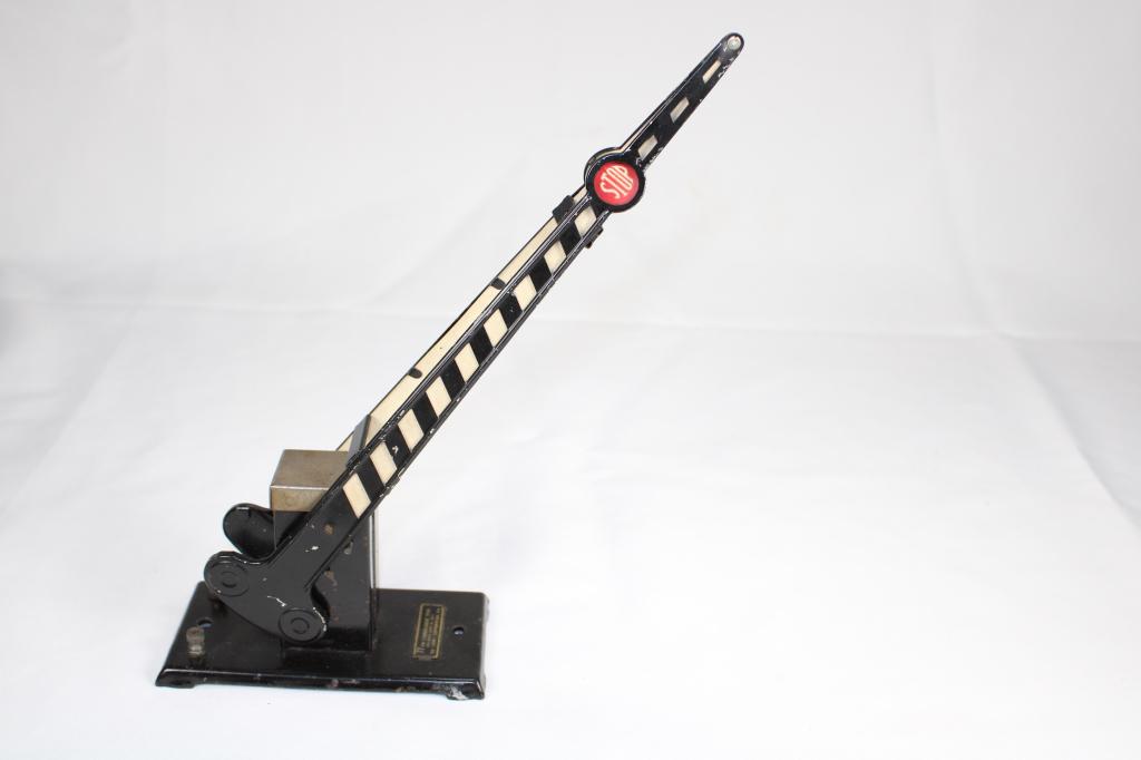 Lionel #77 Train Crossing Gate (1 of 3)