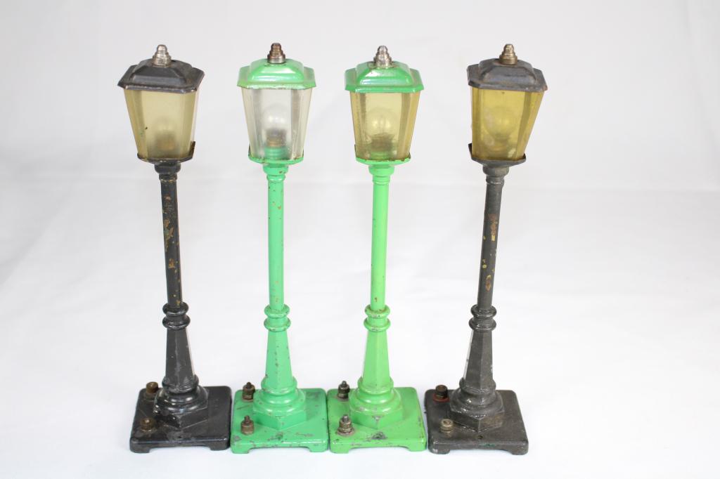 Lot of Lionel #56 -Lamp Posts (1 of 4)