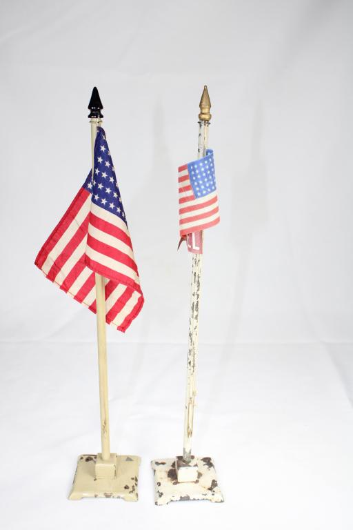 Pair of Lionel Metal Flagpoles (1 of 2)