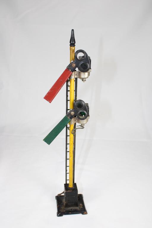 Lionel #66 Automatic Semaphore (1 of 4)