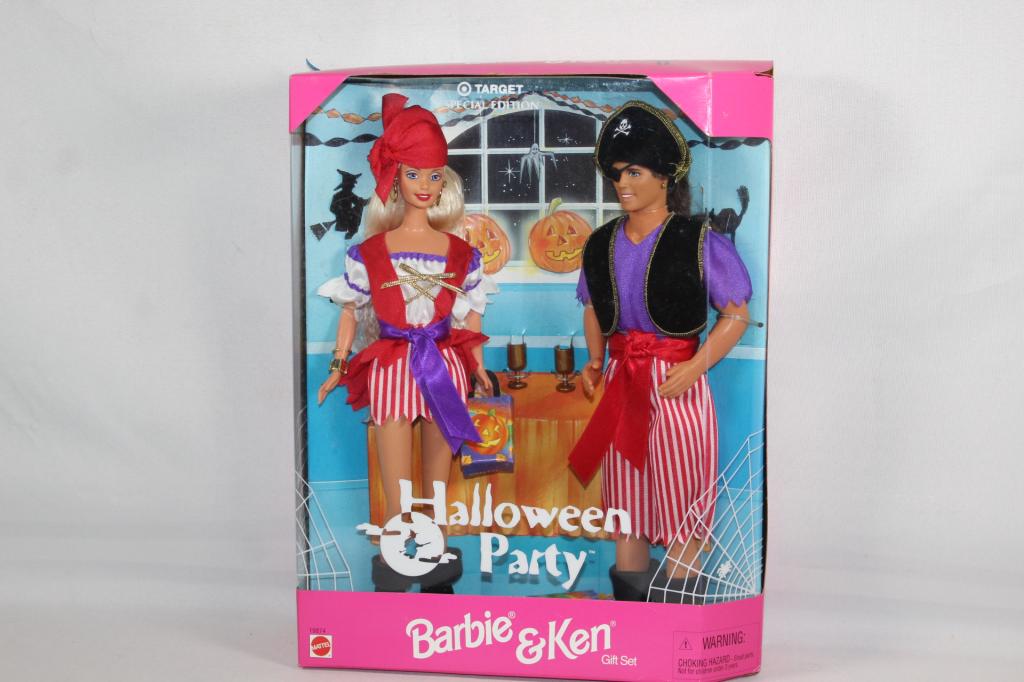 KEN & BARBIE HALLOWEEN PARTY TARGET SPECIAL EDITIN (1 of 5)