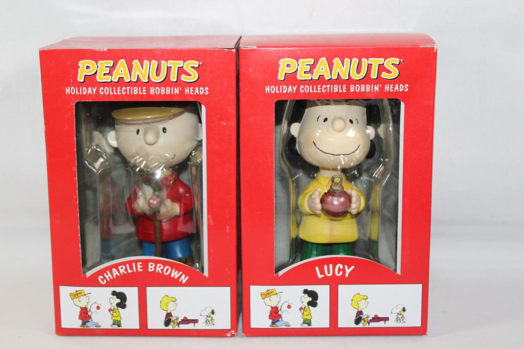 PEANUTS HOLIDAY BOBBLEHEAD LUCY & CHARLIE BROWN (1 of 5)