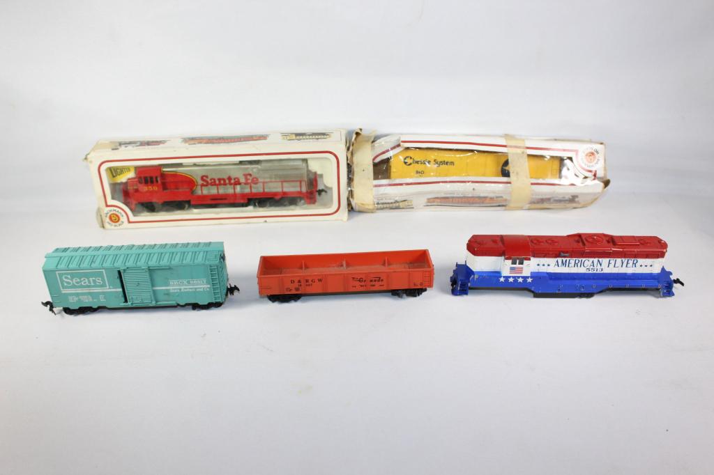 LIONEL & BACHMAN TRAIN SETS- TRAINCARS (1 of 6)