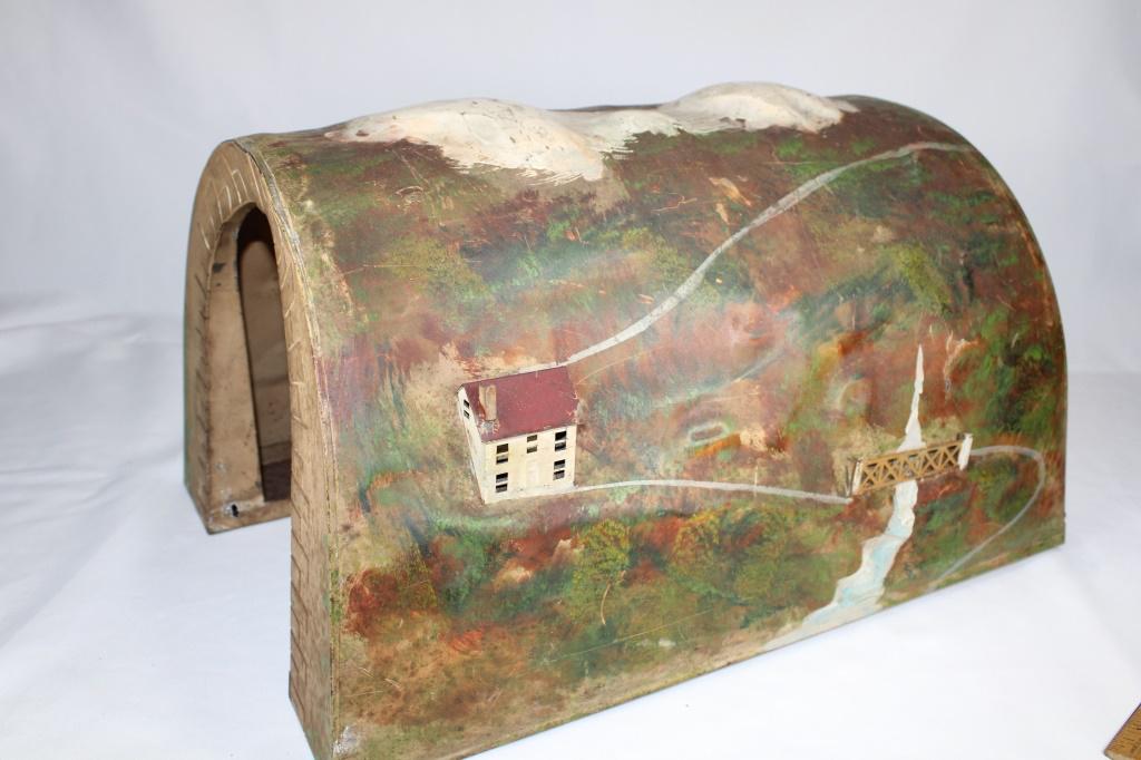 Lionel 120L Metal Train Tunnel with Light: approximately 17 inches long