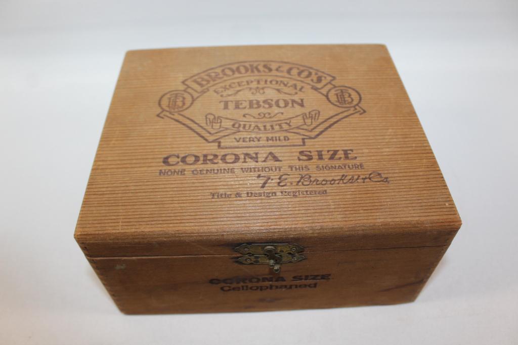 VTG BROOKS & CO'S WOODEN CIGAR BOX: MEASURES APPROX. 3 BY 7 BY 6 INCHES. AS PICTURED