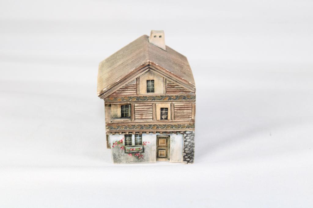 Gault Miniature Architecture Ceramic House #817 (1 of 5)