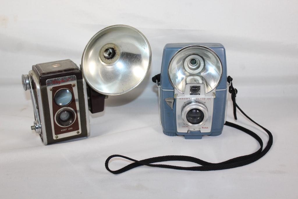 2 VINTAGE KODAK CAMERAS- BROWNIE & DUAFLEX (1 of 5)