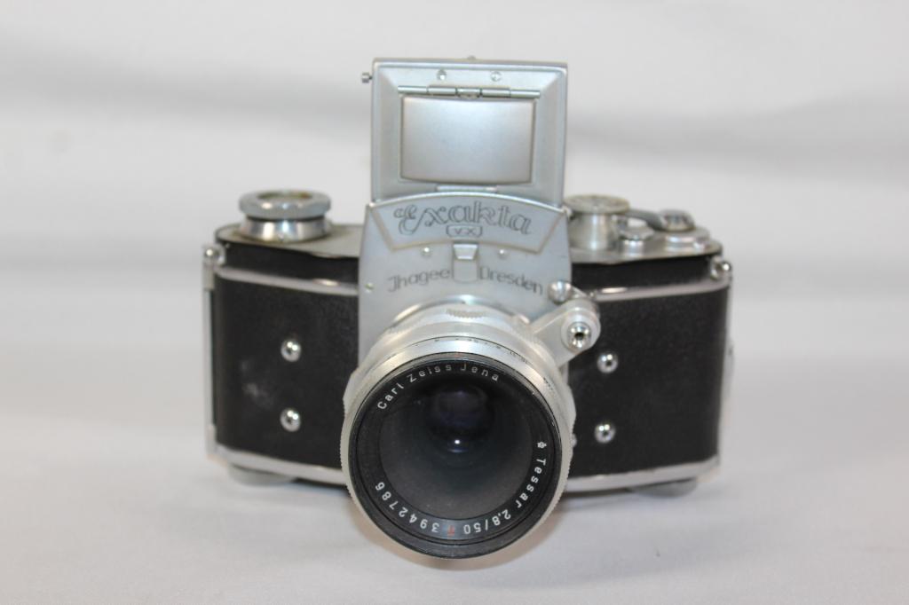 VINTAGE EXAKTA VX IIA, JHAGEE DRESDEN CAMERA (1 of 5)