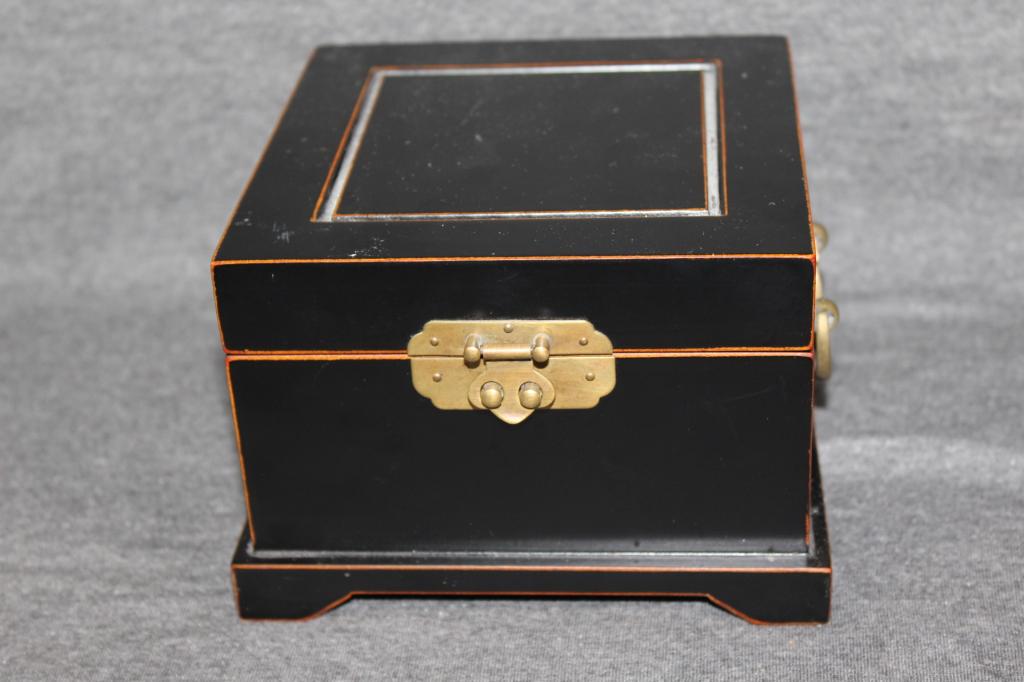 SMALL BLACK JEWELRY BOX WITH LOCK AND KEY (1 of 5)