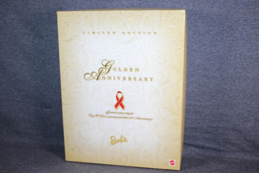 GOLDEN 50TH ANNIVERSARY BARBIE NEW IN BOX W COA (1 of 4)