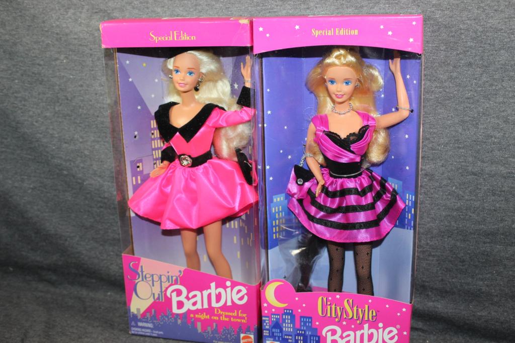 2 PC. BARBIE LOT- CITY STYLE & STEPPIN' OUT (1 of 7)
