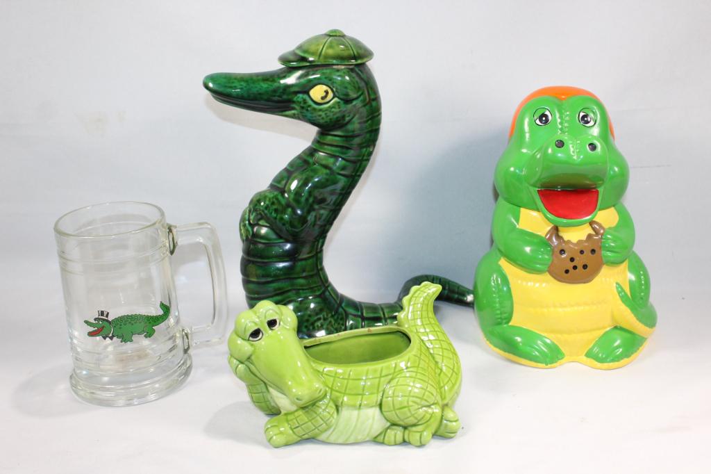 4 PC. ALLIGATOR THEMED LOT- CUP, COOKIE JAR, ETC (1 of 7)
