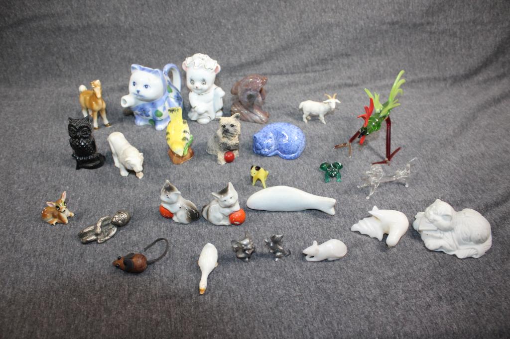 25 PC. MINI FIGURINE LOT- DOGS, CATS, ETC (1 of 7)