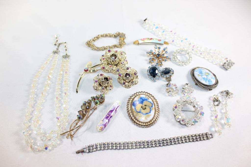 Vintage Lot of Costume Jewelry, Rhinestones etc. (1 of 6)