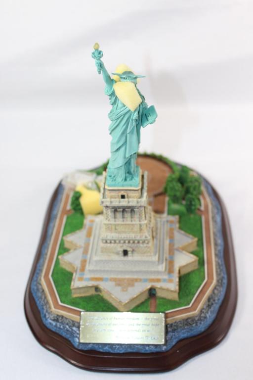 Danbury Mint Statue of Liberty (1 of 3)