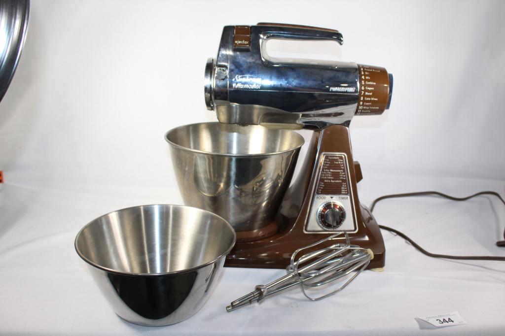 Vintage Sunbeam Stand Mixer (1 of 6)