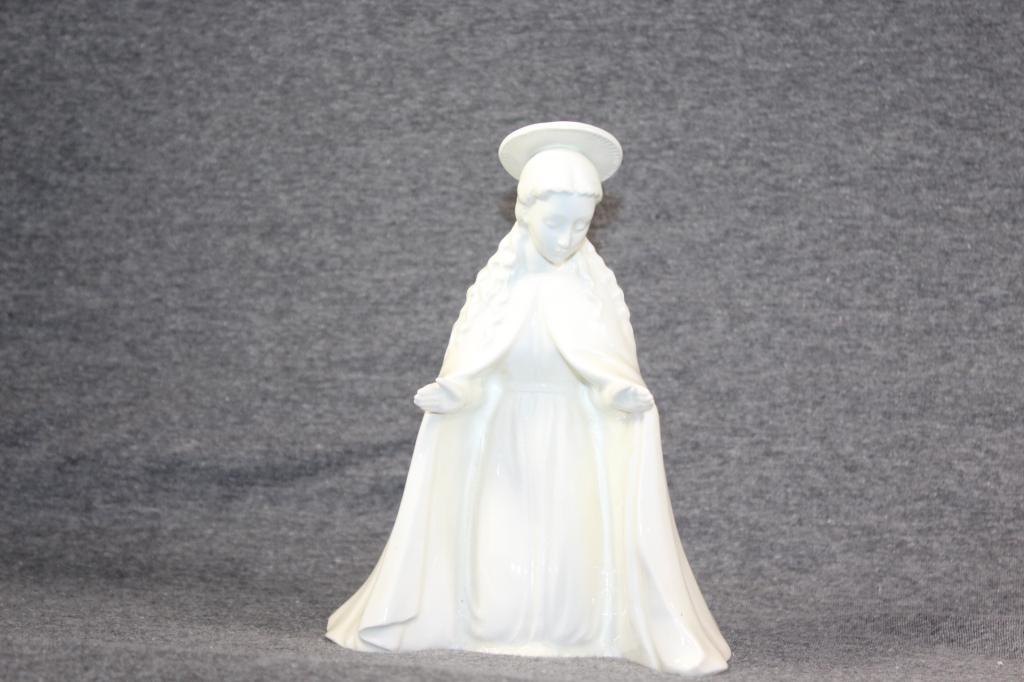 Virgin Mary Nativity Figurine Goebel Hummel (1 of 3)