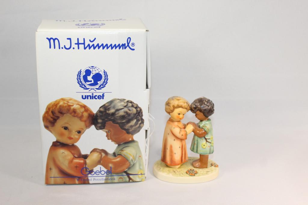 Goebel Hummel Friends Together #54 w/box (1 of 5)