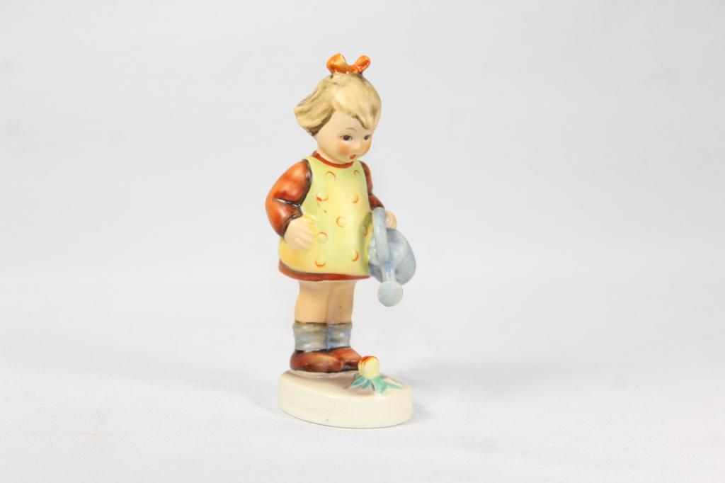 Goebel Hummel Little Gardener #74 (1 of 4)