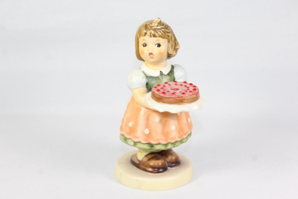 Goebel Hummel Birthday Candle #440 Spe. Ed. 1983: Mesures approx. 5 inches. no chips or cracks. candles not included. western germany.