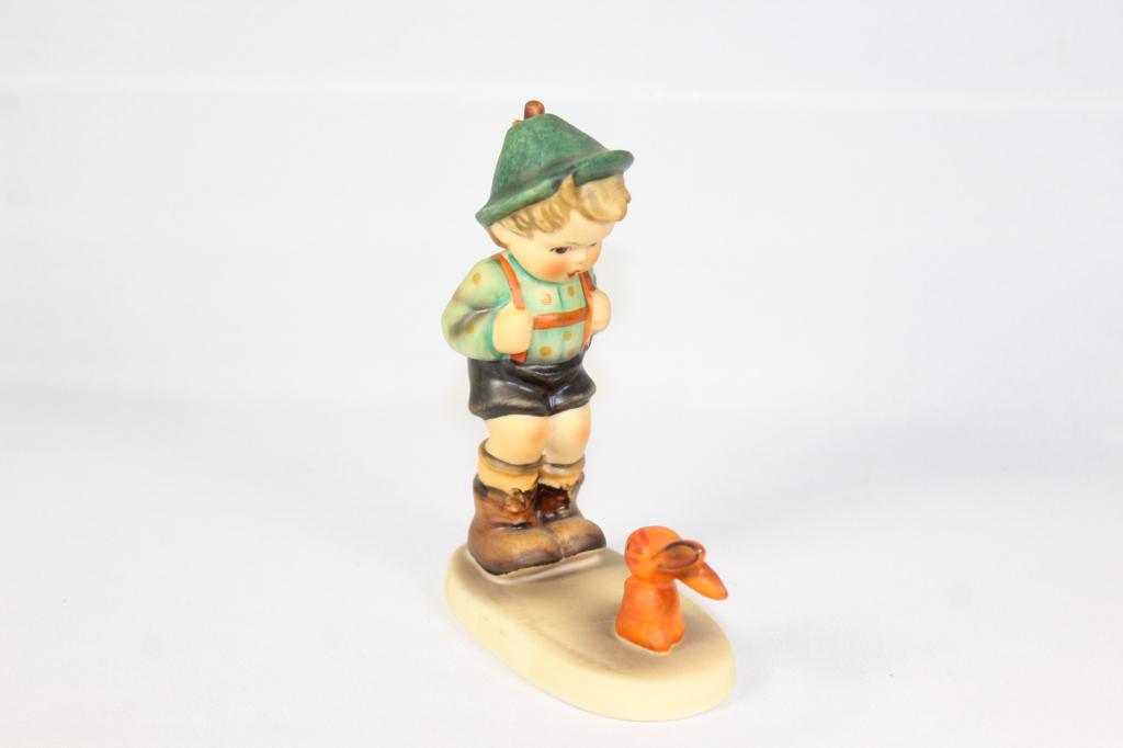 Goebel Hummel Sensitive Little Hunter #6/0 (1 of 3)