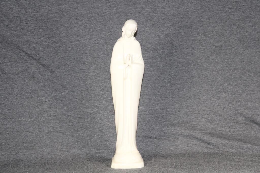 Goebel Praying Madonna 46/0 First Mark: No Box. Measures about, 12 1/8" tall. No Chips or Cracks. Some crazing. Year: First mark 1935-1949 Made in: Germany