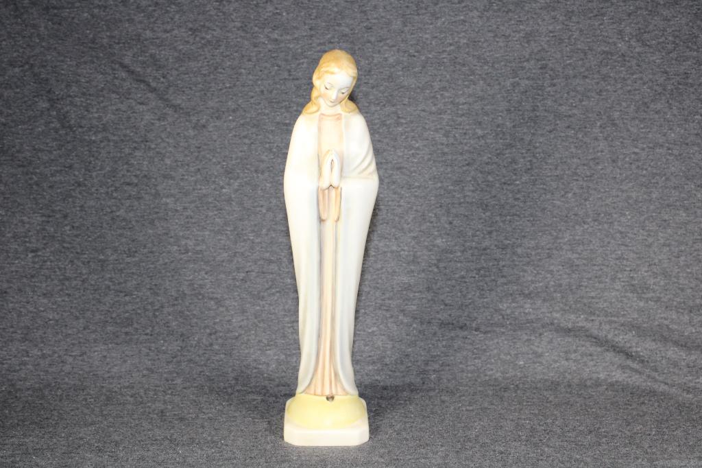 Goebel Painted Praying Madonna 46/0: Full Color version of madonna figurine. No Box. Measures about, 5 1/2" tall. No Chips or Cracks. Year: Unknown Made in: Western Germany