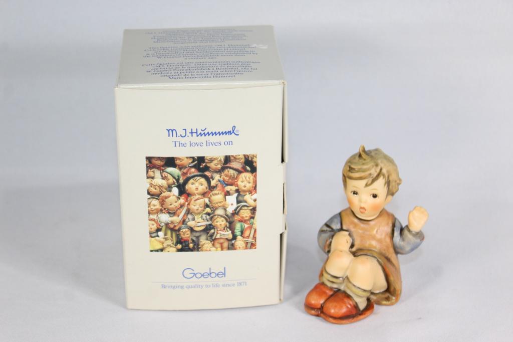 Goebel Hummel I'm Here #478: With Original Box. Measures about 3 1/8" tall. No Chips or Cracks. Year: 1984 Made in: Western Germany