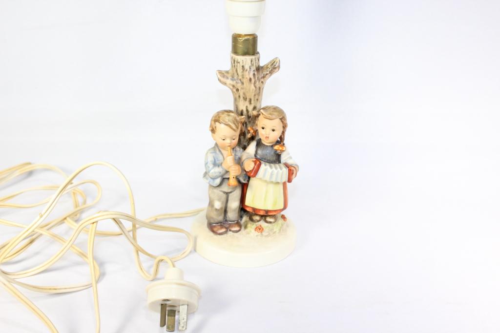 Goebel Hummel Birthday Serenade Lamp 234 (1 of 3)