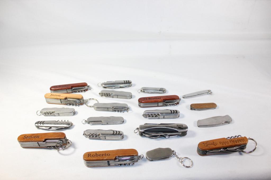 Large Lot of Folding Knives (1 of 5)