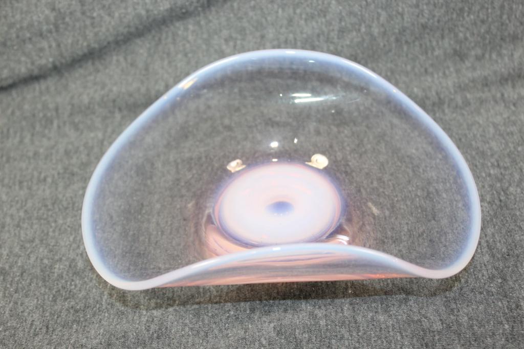 Vintage Pink Fostoria Seascape Bowl (1 of 3)