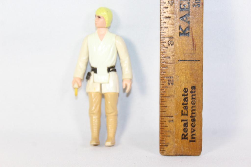 Luke Skywalker Vintage Star Wars MFGI 1977 Figurin (1 of 3)