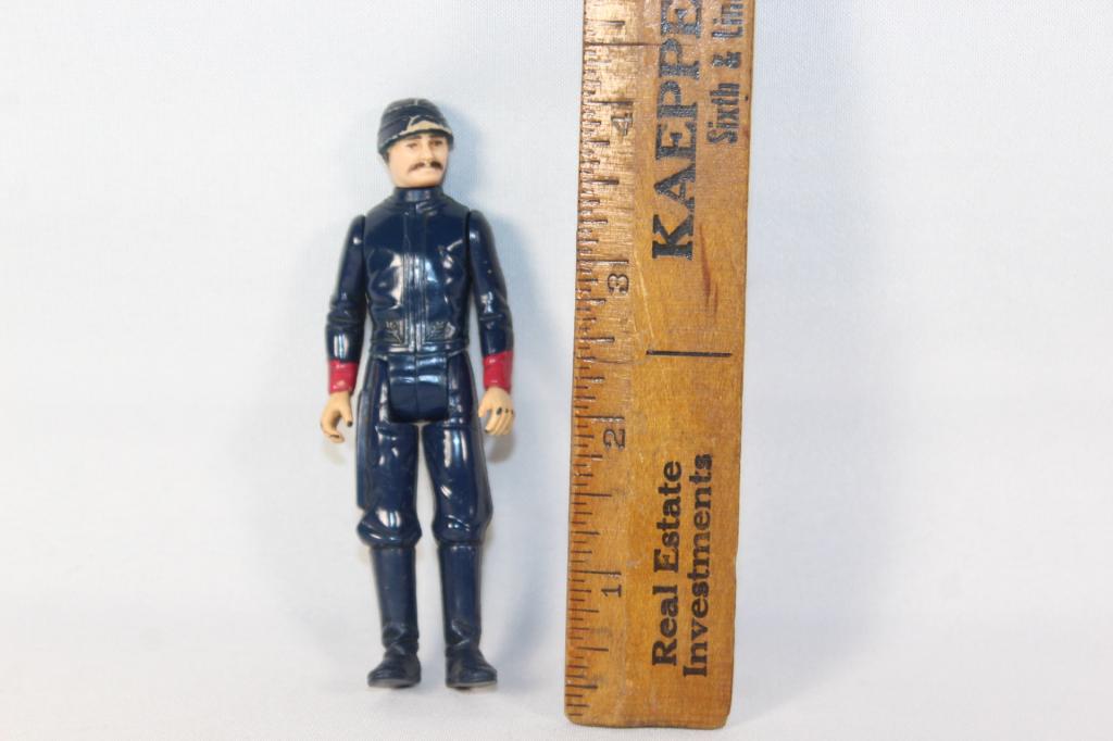 Bespin Security Guard Figurine Empire Strikes Back: about 4 inches tall; as pictured; made in Hong Kong: Lucas Film Ltd.; no weapon
