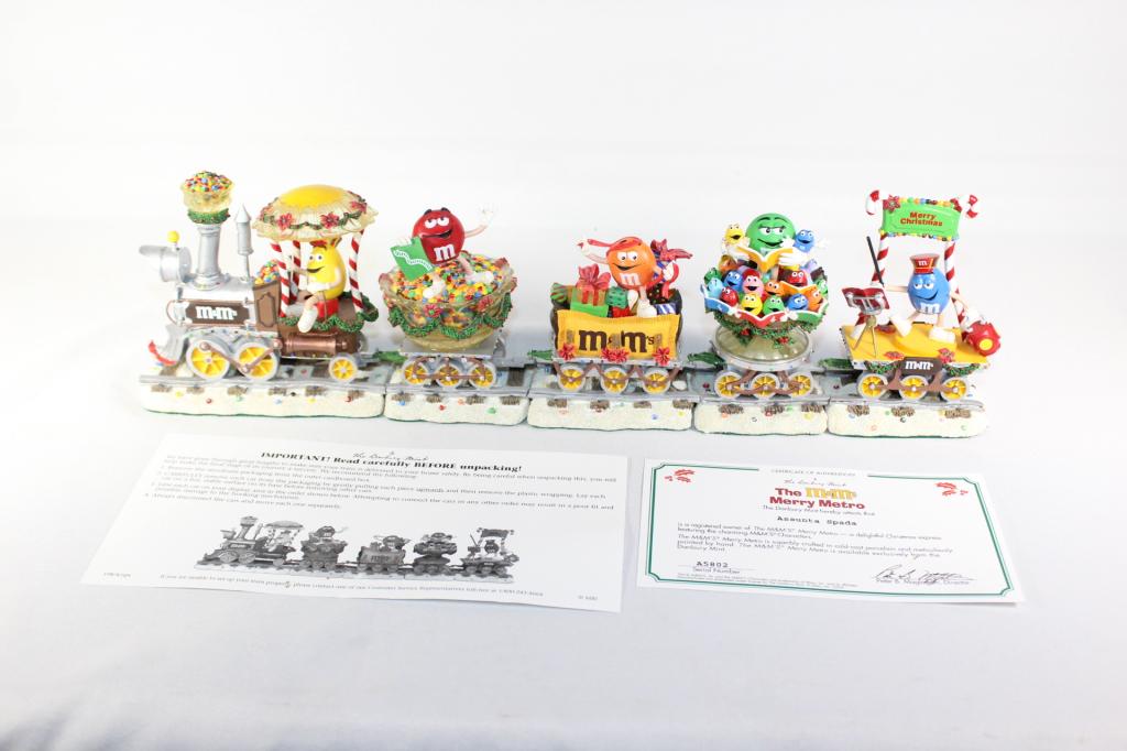 The Danbury Mint The M&M's Merry Metro - Train: with original paperwork good overall condition
