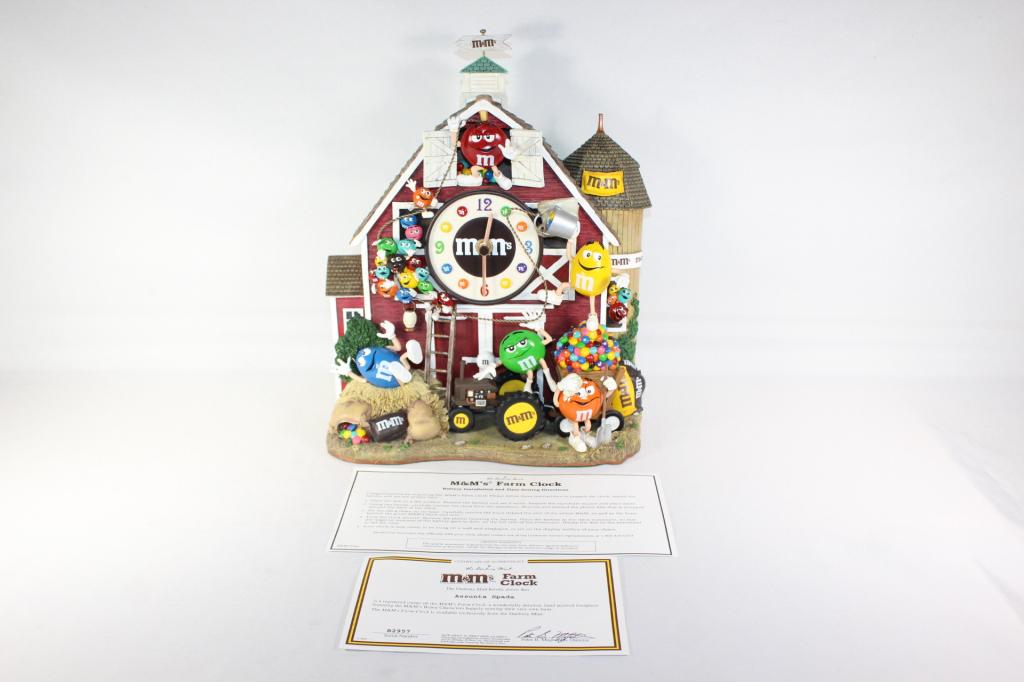 M&M's FArm Clock - Danbury Mint (1 of 5)