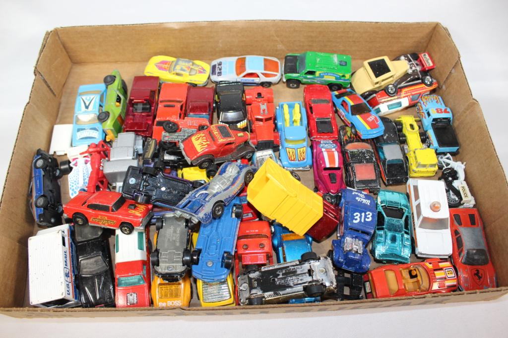Large Lot of Toy Cars - Matchbox, Hot Wheels etc: as pictured