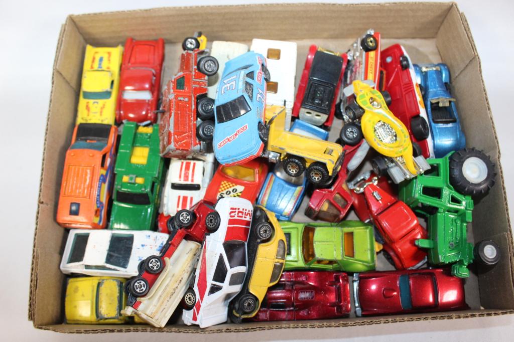 Large Lot of Toy Cars - Matchbox, Hot Wheels etc: as pictured