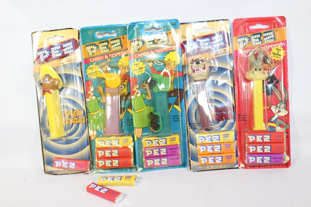 Lot of PEZ Dispensers in Blister Packs (1 of 4)