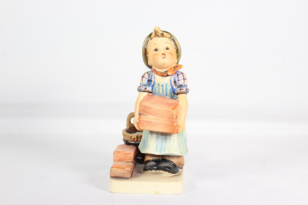 Hummel -The Builder #305 (1 of 4)