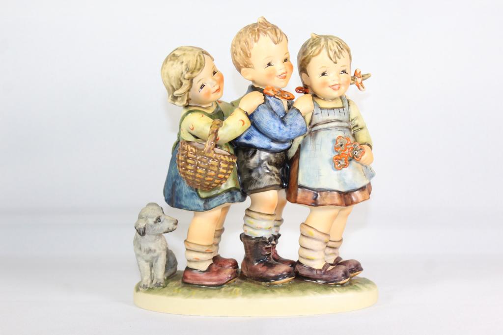 Hummel - Follow the Leader #369: measures about 7 inches tall; no chips or cracks, Western Germany