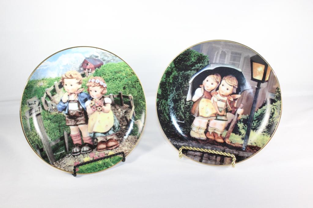 Hummel Danbury Mint Set of 2 Plates (1 of 5)