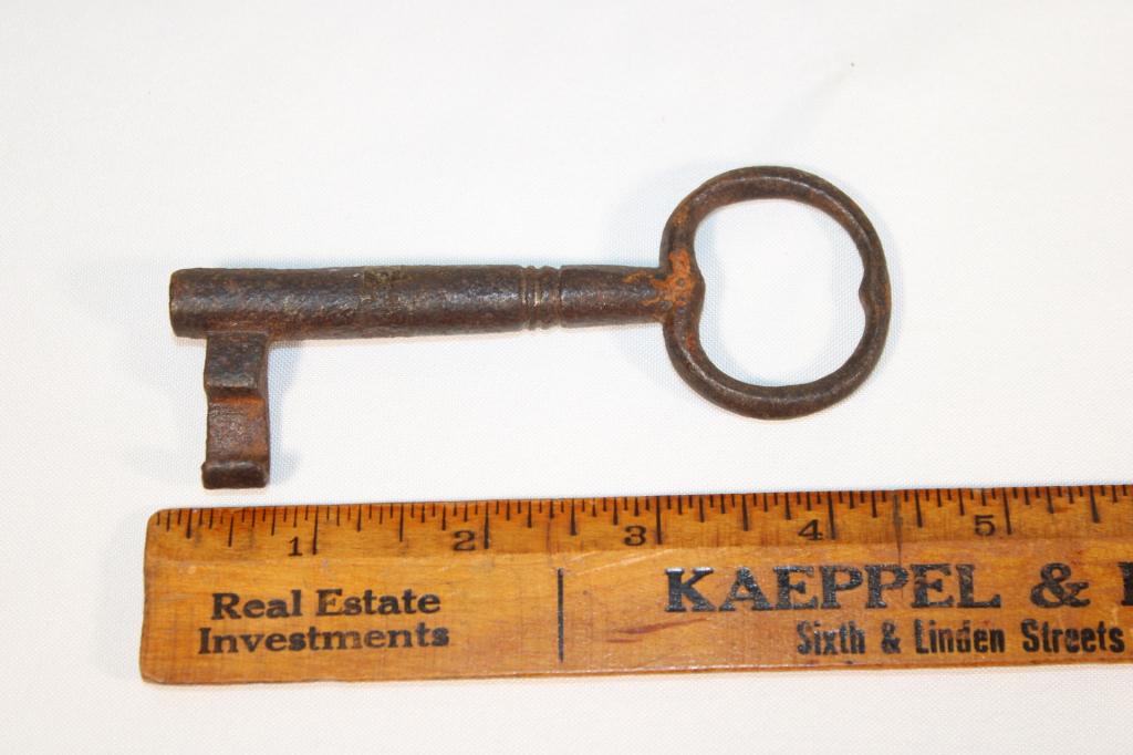 Antique Large 1800s Skeleton Key (1 of 4)