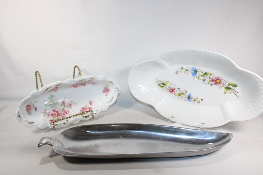Trio Serving Trays/ China, Metal (1 of 6)