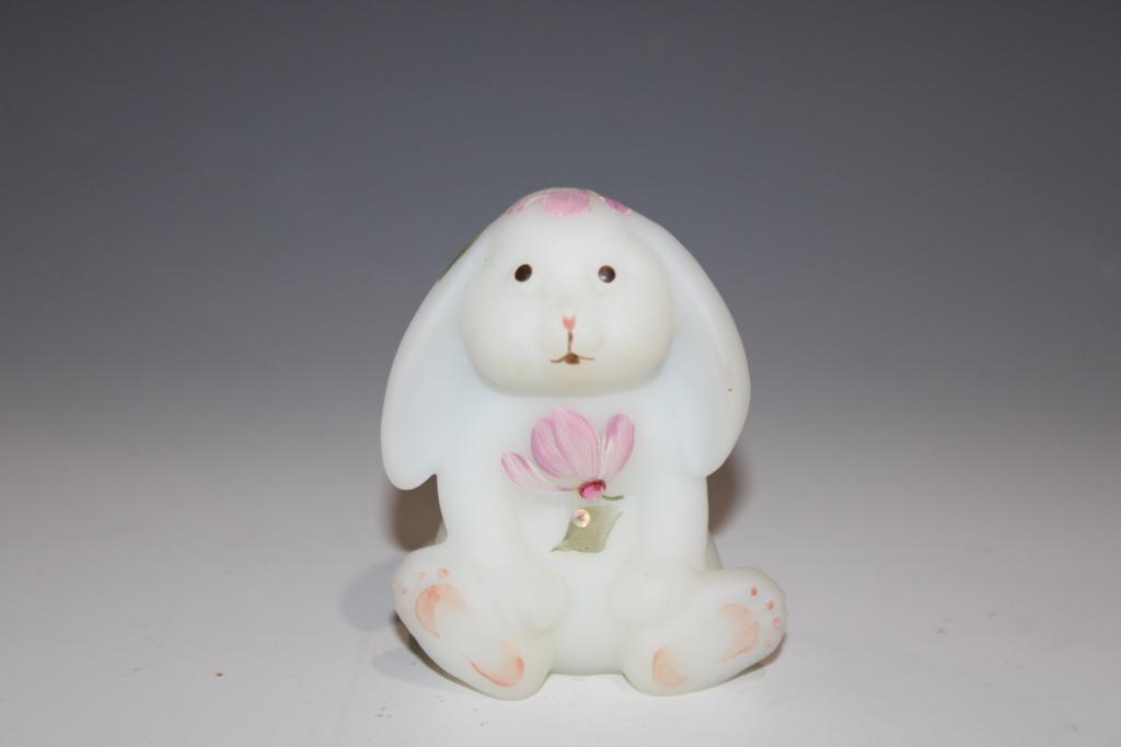 Signed Fenton White Floppy Ear Bunny Figurine: signed Wright on bottom, measures about 4 inches tall; good overall condition
