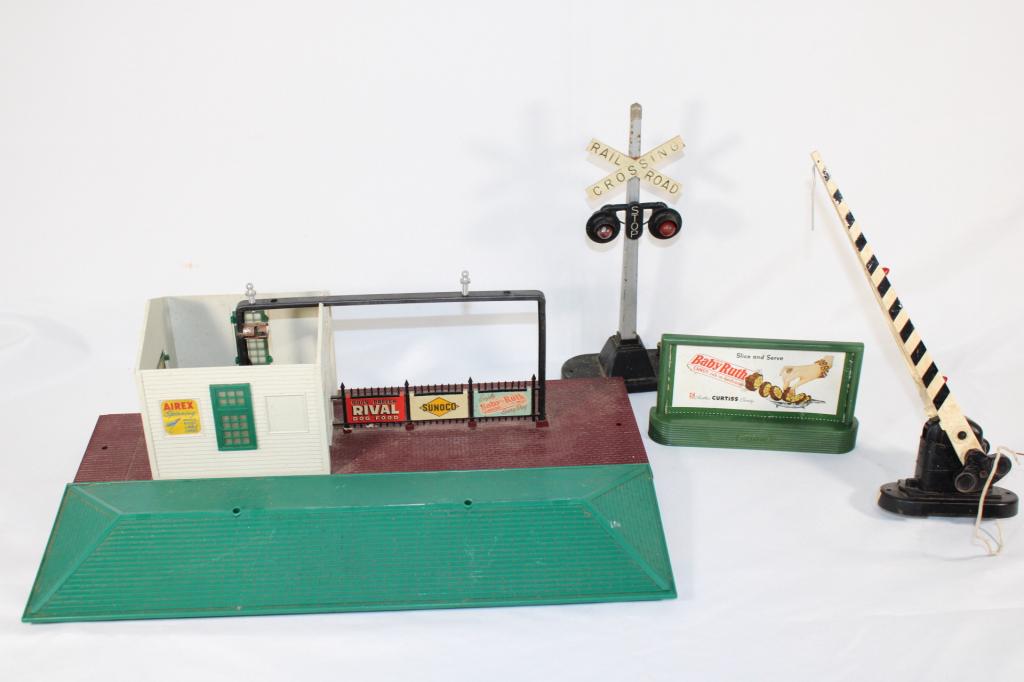 Lionel Train Platform and Crossing Bars: as pictured